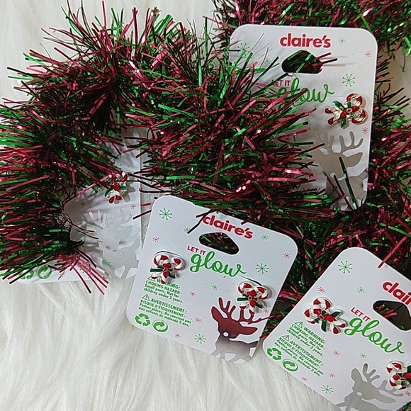 Claire's Candy Cane Christmas Earrings - Picture 2 of 3